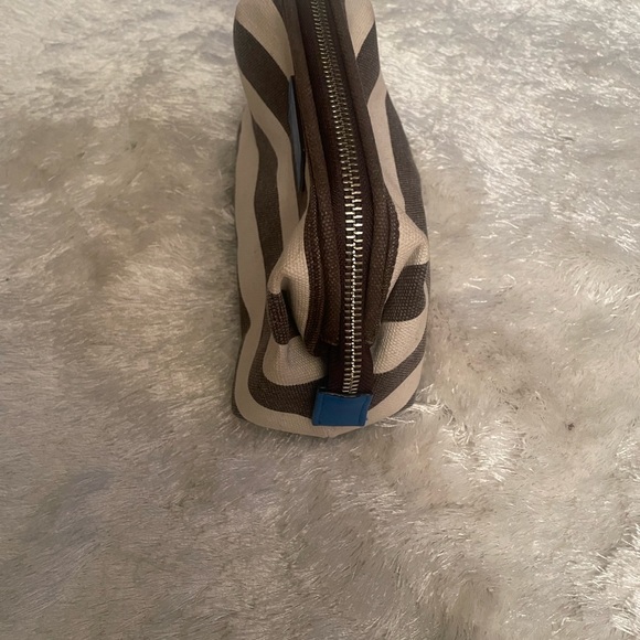 Henri Bendel Cosmetics Wristlet Bag - Picture 3 of 8